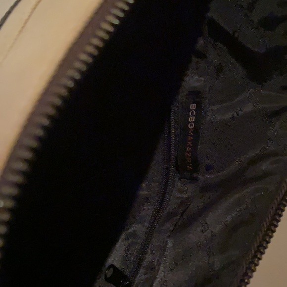 🌺 Stylish BCBG Maxazaria hand/shoulder bag - Picture 10 of 11